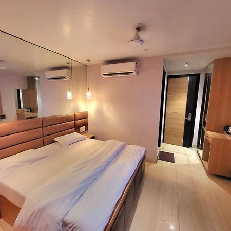 Solitaire Hotel New Delhi Exterior foto