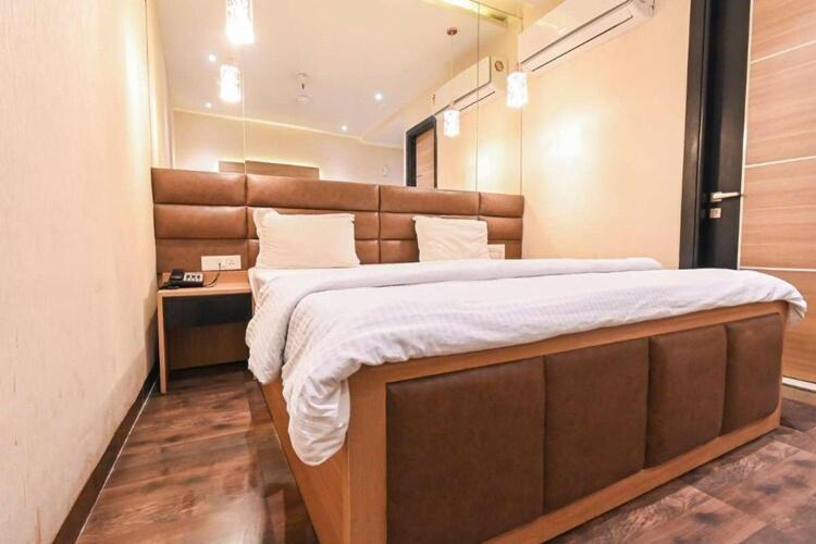 Solitaire Hotel New Delhi Exterior foto